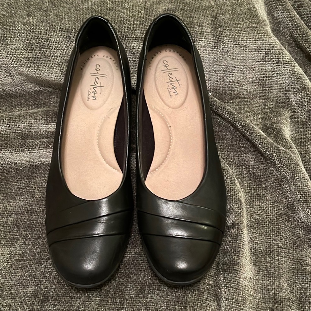 Clarks comfy leather work shoes